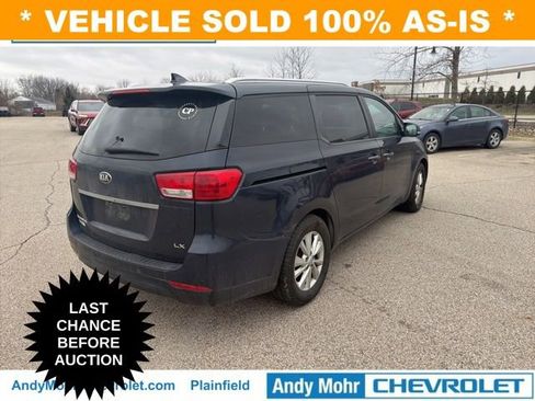 Used 2017 Kia Sedona LX w/ LX Essentials Premium Package image 5