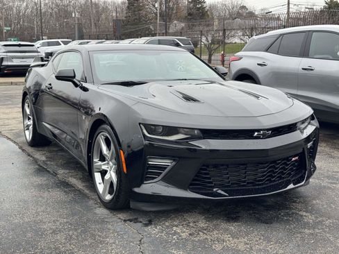 Used 2018 Chevrolet Camaro SS RWD image 4