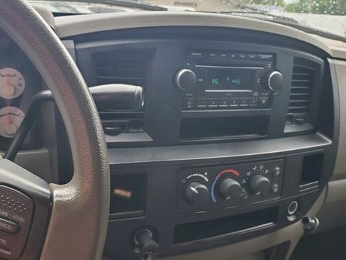 Used 2008 Dodge Ram 1500 Truck ST image 16