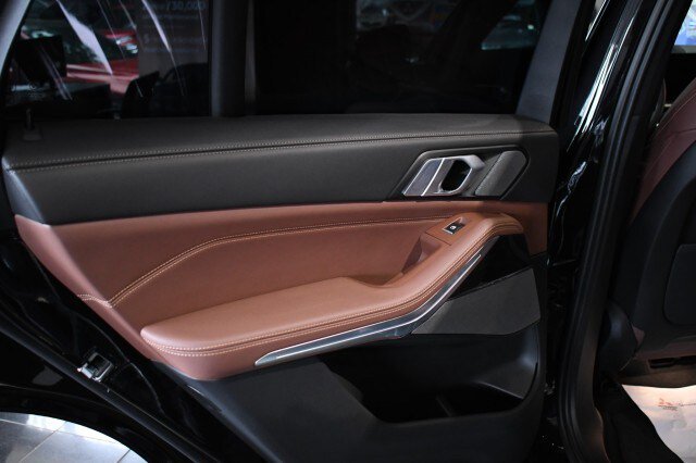Used 2025 BMW X5 xDrive40i w/ M Sport Package AWD/4WD image 19