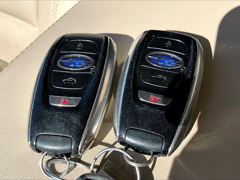 Used 2018 Subaru Outback 2.5i Limited image 15