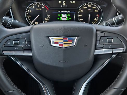 New 2025 Cadillac XT6 Luxury image 17