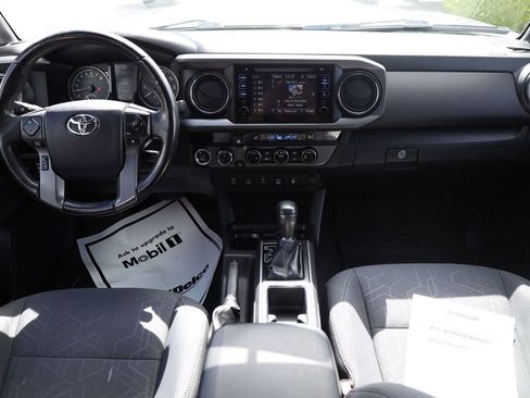Used 2016 Toyota Tacoma TRD Sport w/ Premium & Technology Package AWD/4WD image 18