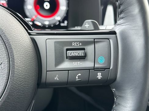 Used 2024 Nissan Pathfinder Platinum image 23