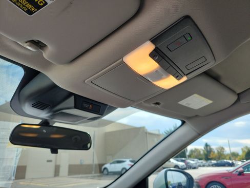 Used 2023 Nissan Rogue SV image 30