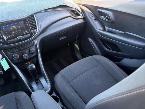 Certified 2022 Chevrolet Trax LS AWD/4WD image 17