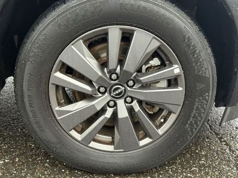 Used 2024 Nissan Pathfinder SV image 9