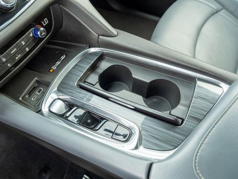 Used 2023 Buick Enclave Essence w/ Experience Buick Package image 20