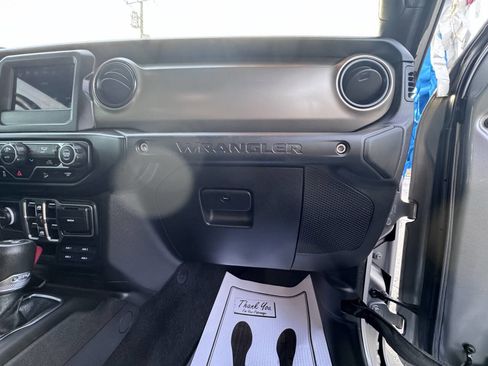 Used 2021 Jeep Wrangler Unlimited Sport image 37
