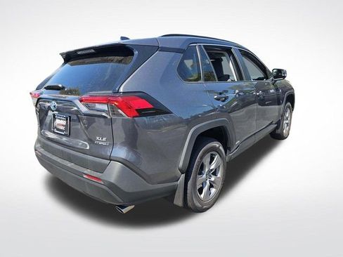 Used 2022 Toyota RAV4 XLE w/ Carpet Mat Package (TMS) AWD/4WD image 3