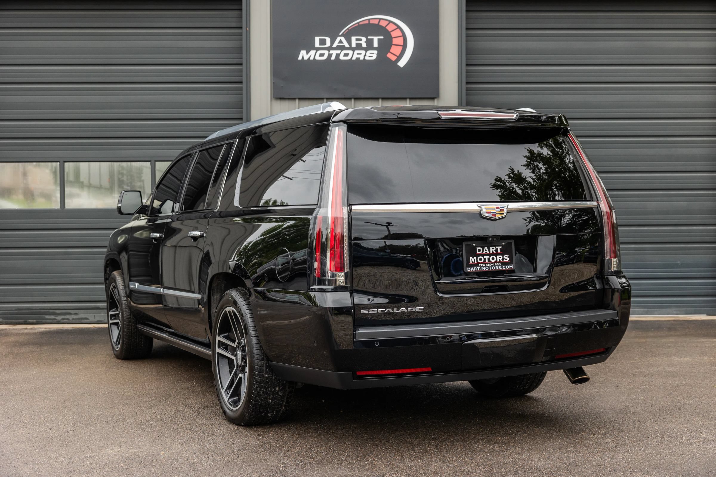 Used 2018 Cadillac Escalade ESV Platinum AWD/4WD image 5
