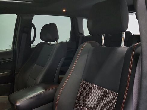 Used 2017 Jeep Grand Cherokee Laredo AWD/4WD image 24