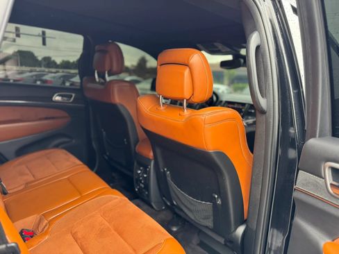 Used 2017 Jeep Grand Cherokee SRT AWD/4WD image 18