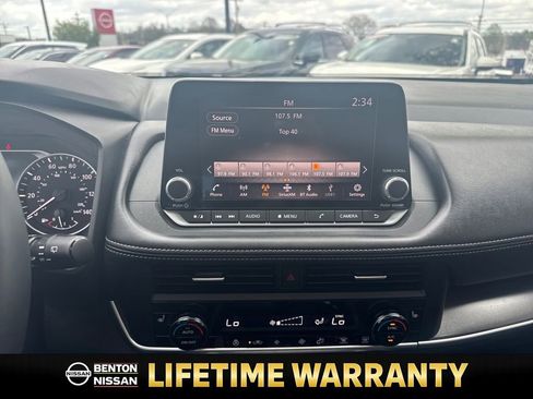 Certified 2025 Nissan Rogue SV w/ SV Premium Package image 16