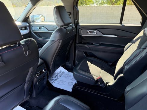 Certified 2025 Ford Explorer ST AWD/4WD image 17
