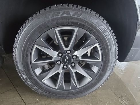 Used 2022 Chevrolet Suburban Z71 image 6