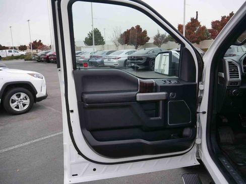 Used 2015 Ford F150 Platinum w/ Equipment Group 701A Luxury image 36