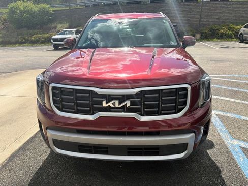 Certified 2023 Kia Telluride S AWD/4WD image 2
