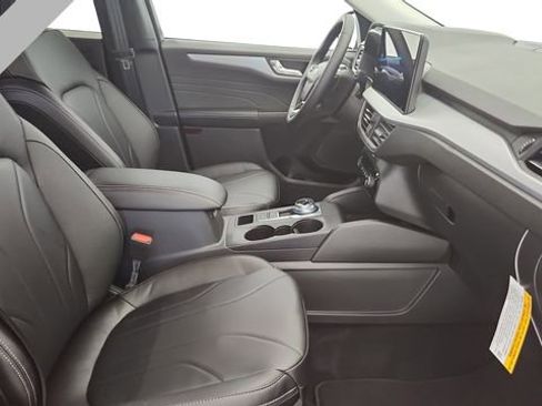New 2026 Ford Escape SE w/ PHEV Premium Package FWD image 23