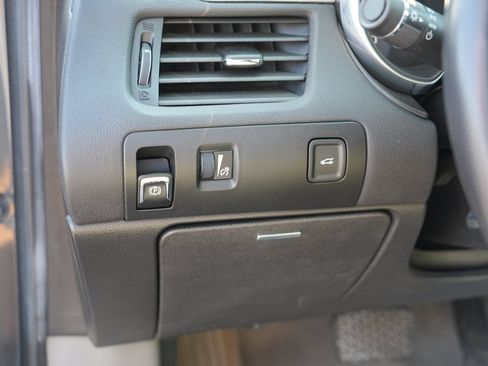 Used 2015 Chevrolet Impala LT FWD image 12