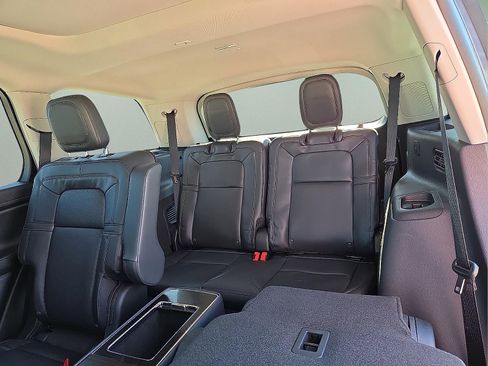 New 2026 Lincoln Aviator Reserve AWD/4WD image 14