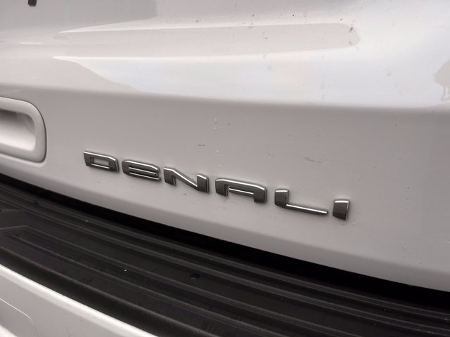 Used 2021 GMC Yukon Denali w/ Denali Premium Package AWD/4WD image 10
