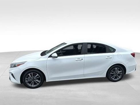 Used 2024 Kia Forte LXS image 4