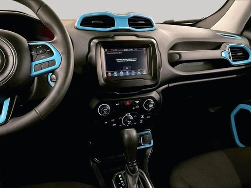 Used 2021 Jeep Renegade Latitude image 6