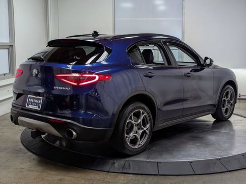 Used 2018 Alfa Romeo Stelvio Sport w/ Quick Order Package 22J Sport AWD/4WD image 9