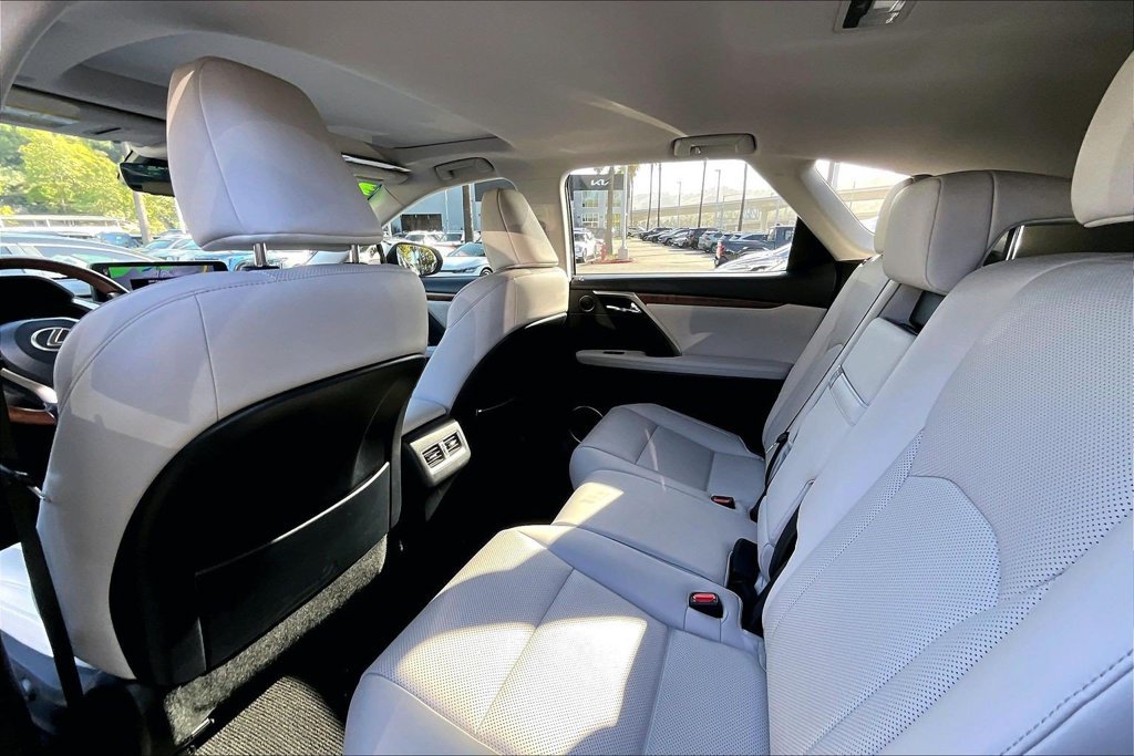 Used 2022 Lexus RX 350L FWD w/ Premium Package image 16