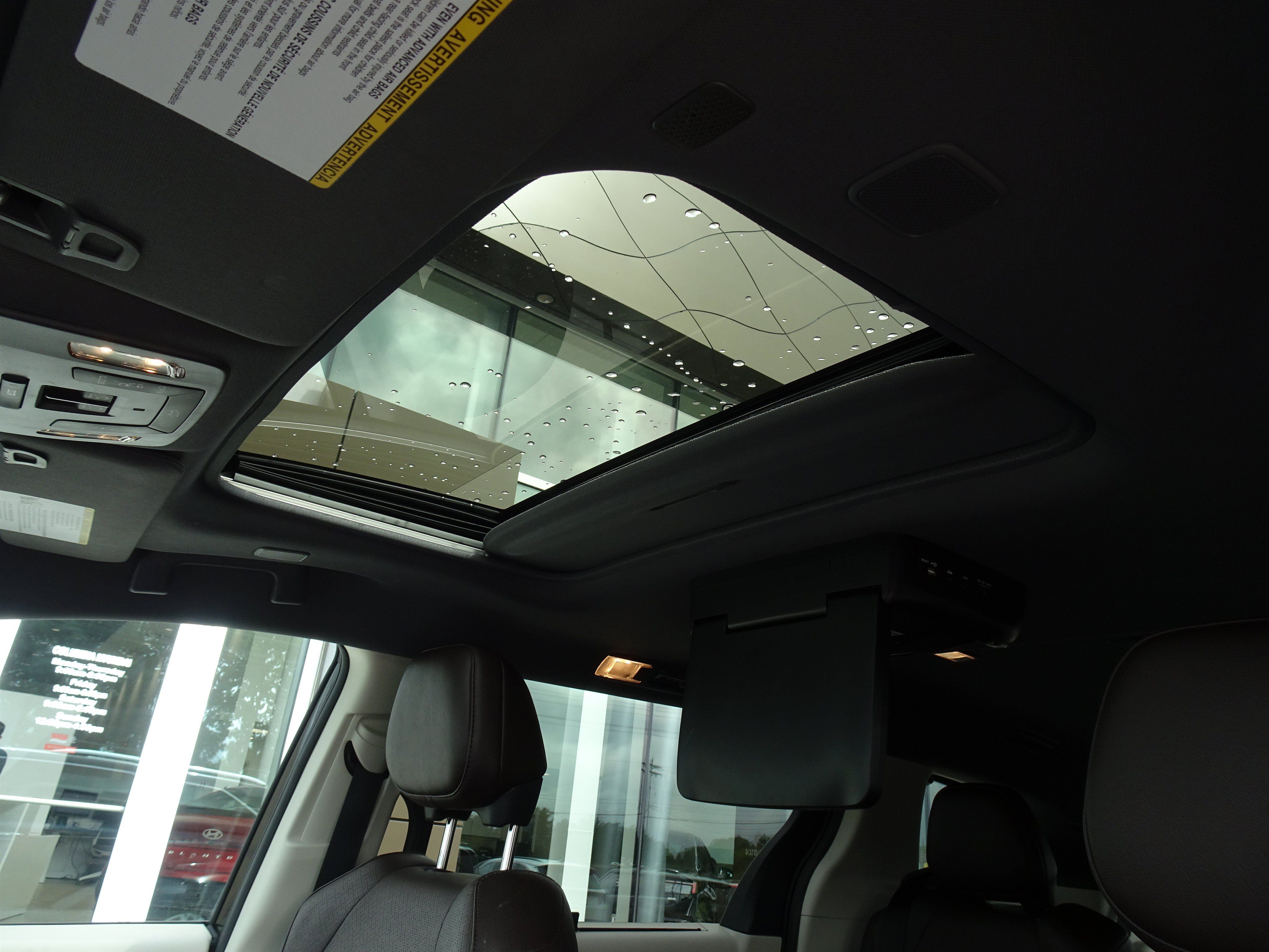 Used 2021 Toyota Sienna Platinum FWD image 10