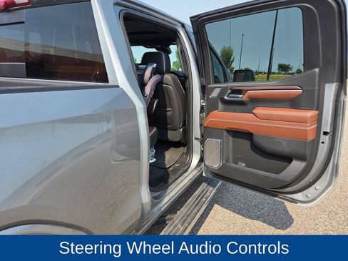 Used 2025 GMC Sierra 1500 Denali Ultimate AWD/4WD image 32