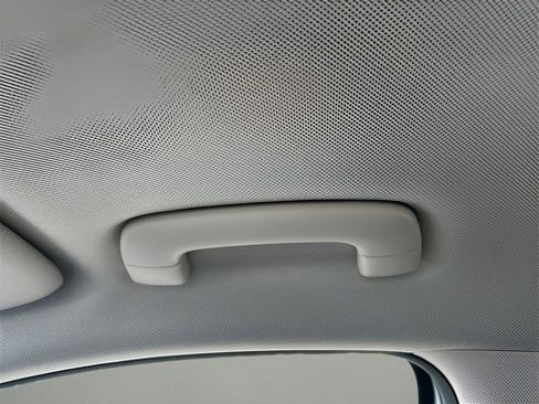 New 2025 Genesis G70 2.5T image 28