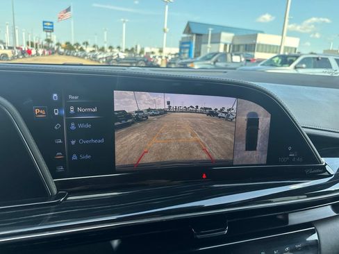 Used 2024 Cadillac Escalade ESV Sport AWD/4WD image 30