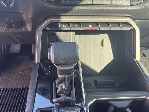 Used 2024 Toyota Tundra Limited AWD/4WD image 16