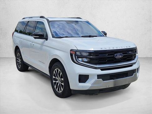 Used 2025 Ford Expedition Platinum AWD/4WD image 3