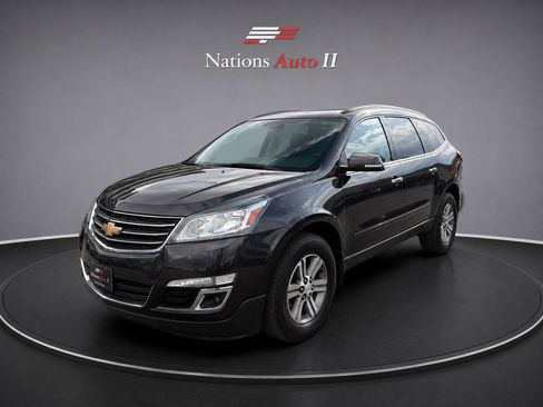 Used 2017 Chevrolet Traverse LT AWD/4WD image 1