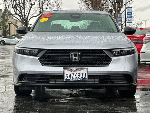 Certified 2025 Honda Accord SE image 8