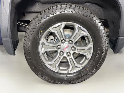 Used 2021 GMC Sierra 1500 SLT w/ SLT Convenience Package AWD/4WD image 33
