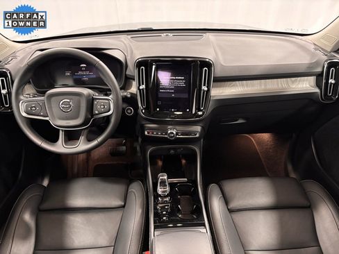 Certified 2025 Volvo XC40 B5 Plus image 2