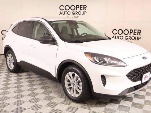 Used 2022 Ford Escape SE FWD image 1