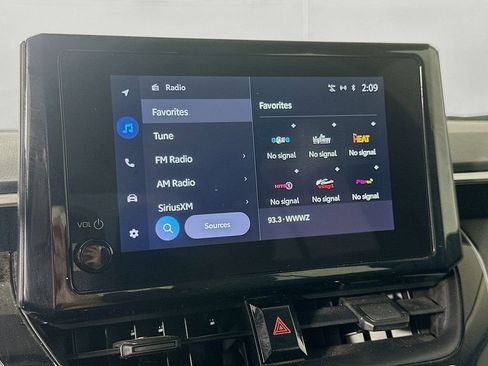 Used 2025 Toyota Corolla LE image 25