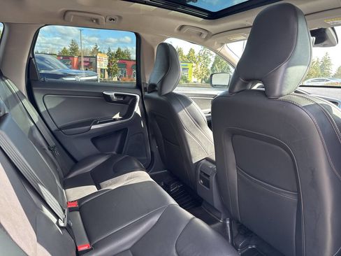 Used 2017 Volvo XC60 T5 Dynamic w/ Preferred Option Package image 23
