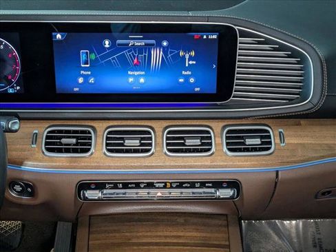 Certified 2025 Mercedes-Benz GLS 450 4MATIC image 18