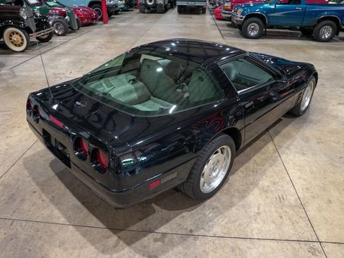 Used 1994 Chevrolet Corvette Coupe RWD image 17