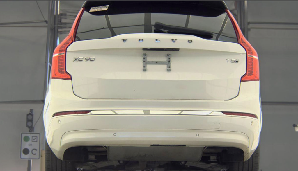 Used 2025 Volvo XC90 T8 Plus w/ Protection Package Premier AWD/4WD image 7