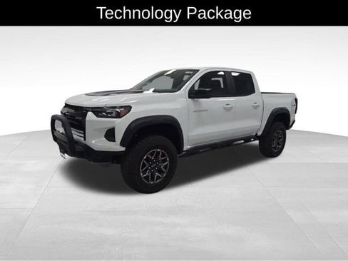 New 2025 Chevrolet Colorado ZR2 w/ Off-Road Front Bumper Package AWD/4WD image 5