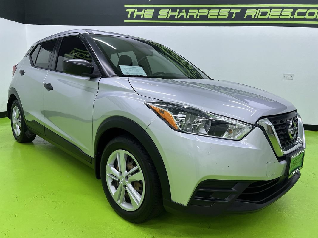 Used 2020 Nissan Kicks S FWD image 2