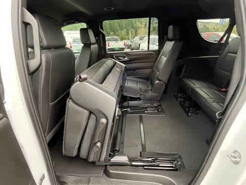 Used 2023 Chevrolet Suburban LT image 20