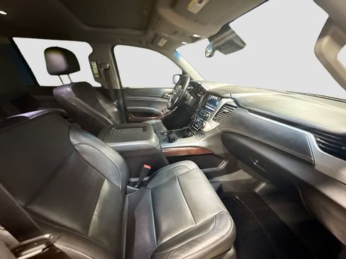 Used 2020 GMC Yukon XL SLT image 30